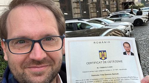 Dominic Fritz a devenit cetățean român. Liderul USR a depus jurământul de credință față de țară