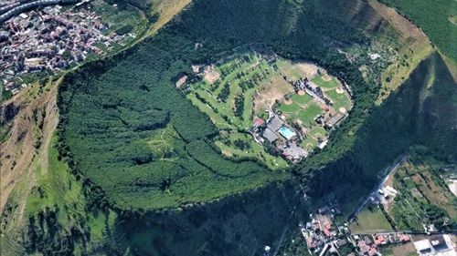 Cresc temerile privind o erupție vulcanică în apropiere de Napoli, după cel mai puternic cutremur din ultimii 40 de ani / Planuri de evacuare în curs de elaborare după activitatea ”constelației vulcanice”, aflată într-o stare periculoasă