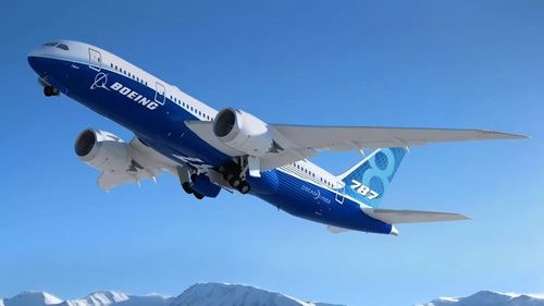 Boeing vrea să atragă până la 22 de miliarde de dolari, printr-o ofertă de acțiuni, pentru a-şi redresa finanţele şi a evita retrogradarea