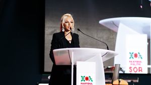 Parlamentul de la Chișinău ridică imunitatea pentru doi dintre artizanii "furtului miliardului": deputații Ilan Șor și Marina Tauber