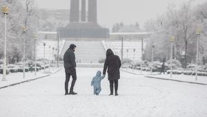 Luni, 13 februarie, începe vacanța “mobilă” de o săptămână pentru elevii și copiii de grădiniță din 10 județe