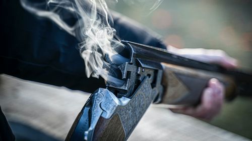 Premieră: Un poliţist de frontieră din Ucraina a împuşcat mortal un bărbat care încerca să fugă în România / Legea marţială le interzice bărbaţilor cu vârste între 18 şi 60 de ani apţi să servească în armată să părăsească teritoriul naţional