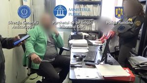 UPDATE Arestări preventive în dosarul rețelei de certificate de încadrare în grad de handicap la Gorj/ Între 400 şi 1.000 de lei costa pensionarea anticipată