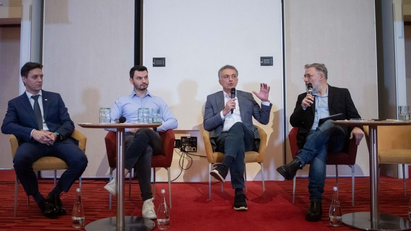 Conferință Economedia A.I. PLAY. EXCLUSIV: AI pe piața muncii. Inteligența artificială ajută angajații să economisească până la 50% din timp, spun companiile de tehnologie