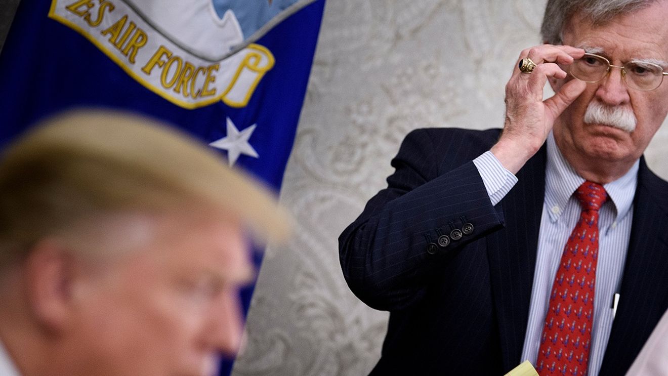 Un fost consilier al lui Donald Trump spune că "a participat la planificarea unor lovituri de stat" în afara Statelor Unite