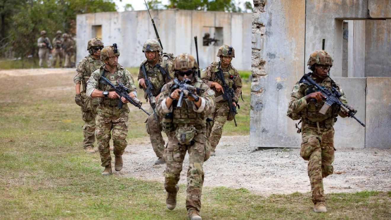 Armata americană anunţă că a ucis 12 membri ai grupării Stat Islamic în Siria