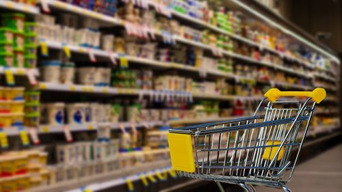 ”Shrinkflația este o fraudă, îi punem capăt” / Franţa obligă retailerii să informeze consumatorii când dimensiunea produselor a fost micşorată fără reducerea corespunzătoare a preţurilor