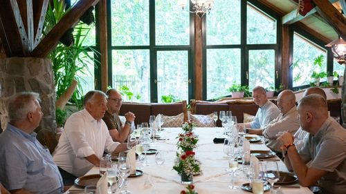 Presa maghiară: Ambasadorul Ungariei a fost convocat la Ministerul român de Externe după discursul lui Viktor Orban la Tușnad / MAE nu i-a transmis lui Orban nici un document oficial, așa cum susținuse premierul Ungariei