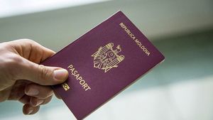 Dosarul pașapoartelor românești false: 73 de noi percheziții în Botoșani / Ancheta se extinde, sunt deja 94 de suspecți sub urmărire penală