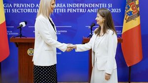 Gorghiu, după întâlnirea cu ministrul justiției de la Chișinău: Democraţia şi statul de drept din Moldova, atacate prin acţiunile de război hibrid ale Rusiei / ”Actori utili” şi ”strategici” care avansează interesele Rusiei există şi în România