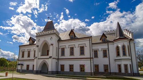 Castelul din Săcel (județul Hunedoara) al baronului Franz Nopcsa a fost reabilitat pentru integrarea în circuitul turistic