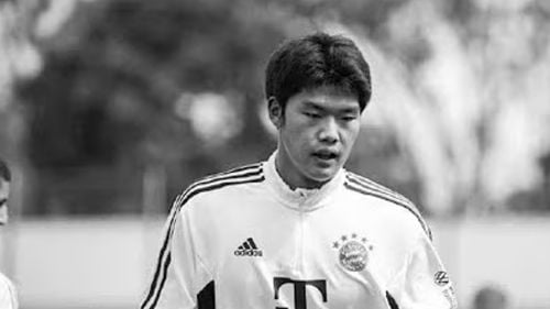 Un fotbalist chinez în vârstă de 18 ani a murit în urma unui traumatism cranian suferit la un antrenament: „Am pierdut un copil”