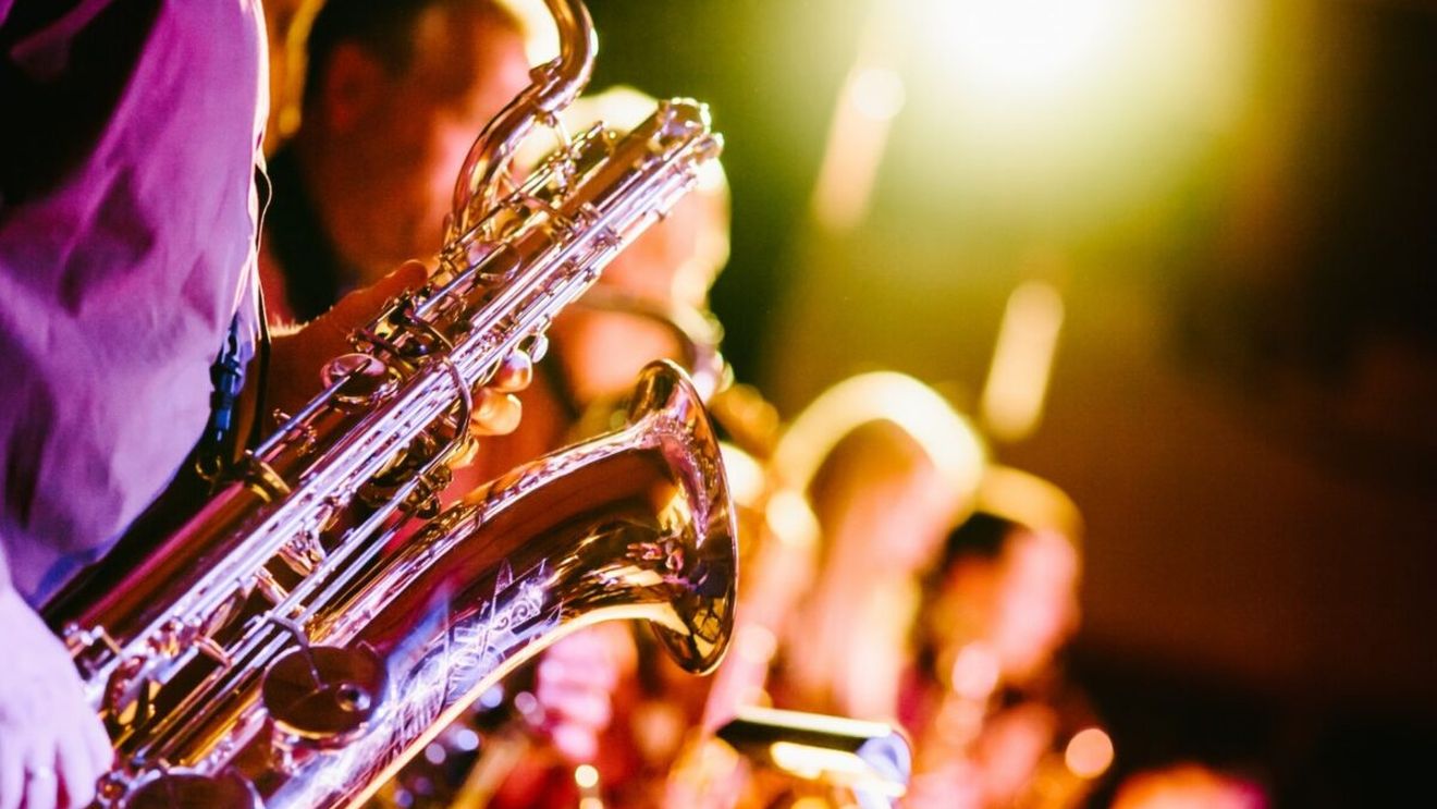 Festivalul JAZZx din Timișoara, la start / Unul dintre cele mai așteptate concerte este cel susținut de legendarul chitarist John McLaughlin
