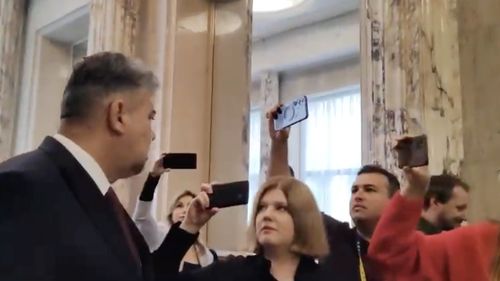 USR anunţă că a votat împotriva bugetului prin care ”PSD şi PNL taie de la pensionari şi copii, dar lasă privilegiile specialilor” / ”De când tot strânge cureaua Marcel Ciolacu a crescut numărul de angajaţi la stat cu câteva zeci de mii”