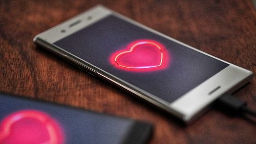Mai multe aplicații de dating au expus online 1,5 milioane de imagini private ale utilizatorilor