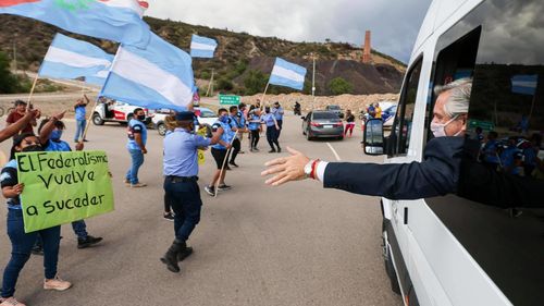 Președintele Argentinei, inculpat de procurori pentru că a încălcat restricțiile din lockdown ca să găzduiască o petrecere de ziua partenerei sale (media)