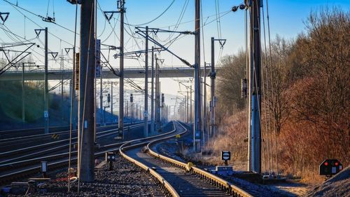 Vălean: Există riscul ca România să piardă până la 300 de milioane de euro din finanţarea pentru calea ferată Braşov-Sighişoara