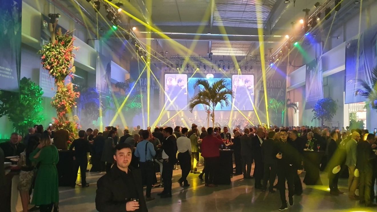 Investiție inedită la Sibiu: hală de producție sub forma unei grădini botanice