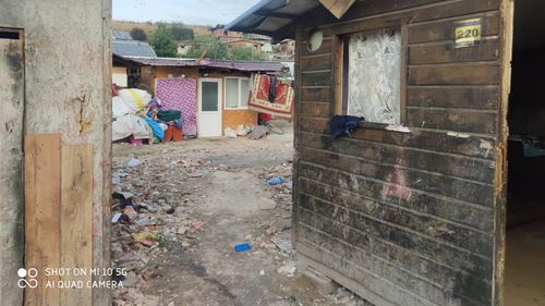 20 de mii de romi trăiesc în județul Brașov în ”așezări informale” / Definiția cartierelor locuite de romi este ”perimetre ocupate cu imobile fără acte” / Cei mai mulți sunt în Tărlungeni, peste 5.600 de oameni