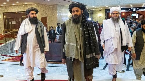 Talibanii au restabilit internetul şi telecomunicaţiile / 43 de milioane de persoane din Afganistan au fost lipsite timp de două zile de comunicații