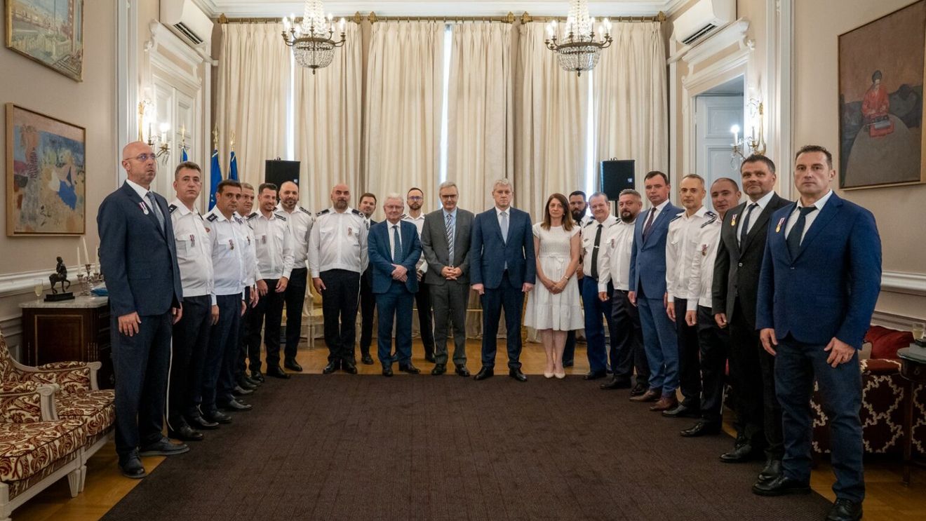 Polițiștii români implicați în capturarea narcotraficantului francez Mohamed Amra, decorați de statul francez