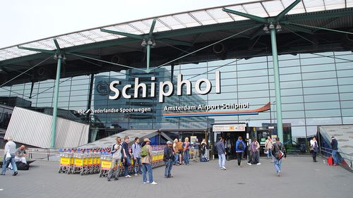 Aeroportul Schiphol din Amsterdam va limita fluxul de pasageri până în luna martie