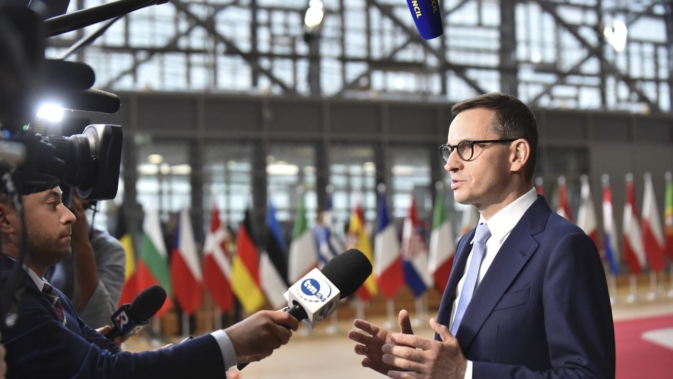 Polonia amână aprobarea ajutorului UE pentru Ucraina, din cauză că este la pachet cu impozitul minim pentru multinaţionale: „Este un fel de şantaj”