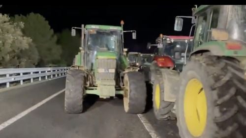 Fermierii au blocat autostrada dintre Spania și Franța