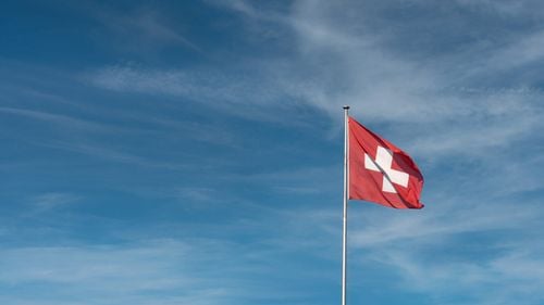 Elveţia, ţară neutră, a depus cererea de aderare la proiectul scutului european antirachetă Sky Shield