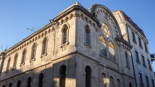 Ritmul de lucru la reabilitarea Templului Israelit (Sinagoga Mare) din Constanţa, redus cu 90% de către CNI / Sinagoga a fost părăsită în 2006, iar lucrările de reabilitare au început în 2024