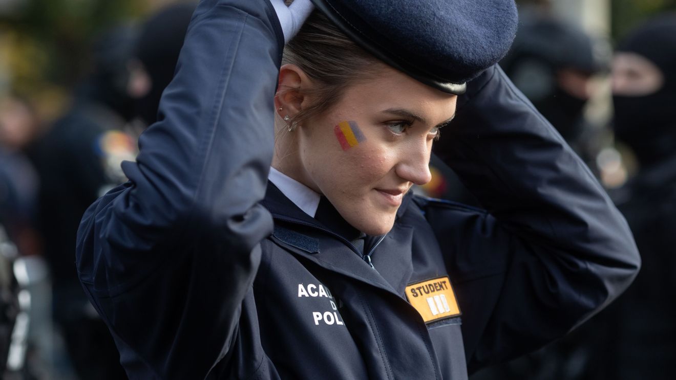 VIDEO Repetiții pentru parada de 1 Decembrie, marți în Poligonul Ghencea și joi la Arcul de Triumf