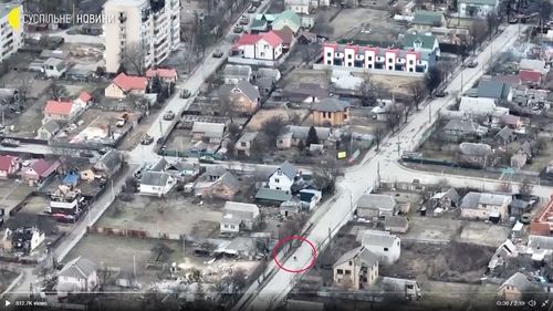 VIDEO Imagini filmate cu drona arată momentul în care soldații ruși trag într-un biciclist, în Bucea