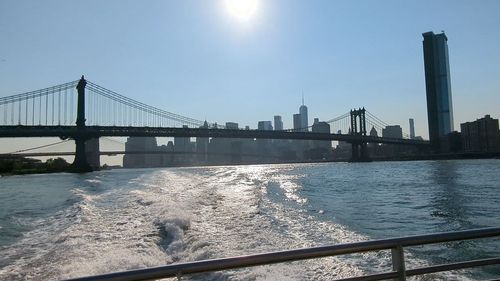 20 de persoane au fost rănite după ce o navă de antrenament a Marinei mexicane a lovit podul Brooklyn, din New York