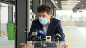 Nicușor Dan: Parcarea supraetajată din Pantelimon cu 500 de locuri va fi gata mai devreme de 1 noiembrie / Persoanele care intră în București să-și lase mașina și să continue cu transportul public
