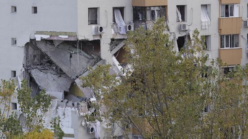 Explozia din Rahova. Anchetator: A fost stabilit un epicentru, în zona etajelor 5 şi 6 / Corpul de clădire în care a avut loc explozia este impropriu pentru locuit