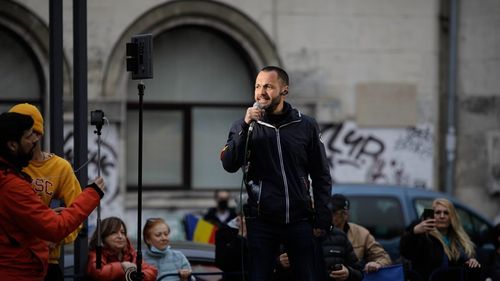 AUR vrea să pedepsească ”accesarea sau manipularea activității neuronale sau intruziune la nivelul creierului,  invaziv sau neinvaziv” în numele unei legi anti-UE / Proiectul de lege a fost semnat și de parlamentari PSD