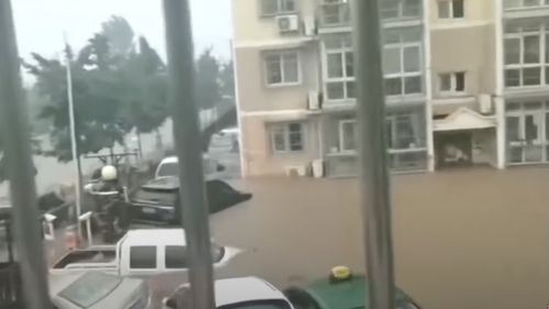 Ploile torenţiale şi inundaţiile au provocat moartea a 30 de persoane în Beijing / Peste 80.000 de persoane au fost evacuate