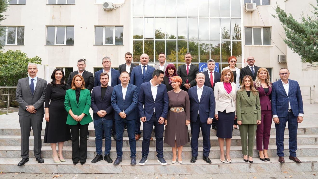 PSD Craiova a depus listele de candidați pentru alegerile parlamentare: Ministrul Adrian Câciu deschise lista pentru Camera Deputaților iar deputata Alexandra Presură pentru Senat