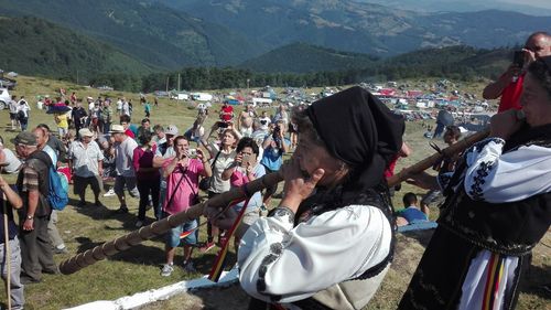 Târgul de Fete de pe Muntele Găina, anulat din cauza vremii nefavorabile, după ce mai multe localităţi din zona Apusenilor au fost grav afectate de inundaţii