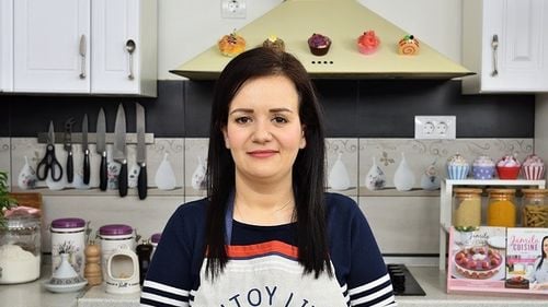 Jamila, una dintre cele mai cunoscute vloggerițe de rețete culinare din România, a avut COVID-19: „Nu îi tratați pe bolnavi ca pe niște ciumați” / „Este foarte important să ne protejăm și da, să purtăm mască”