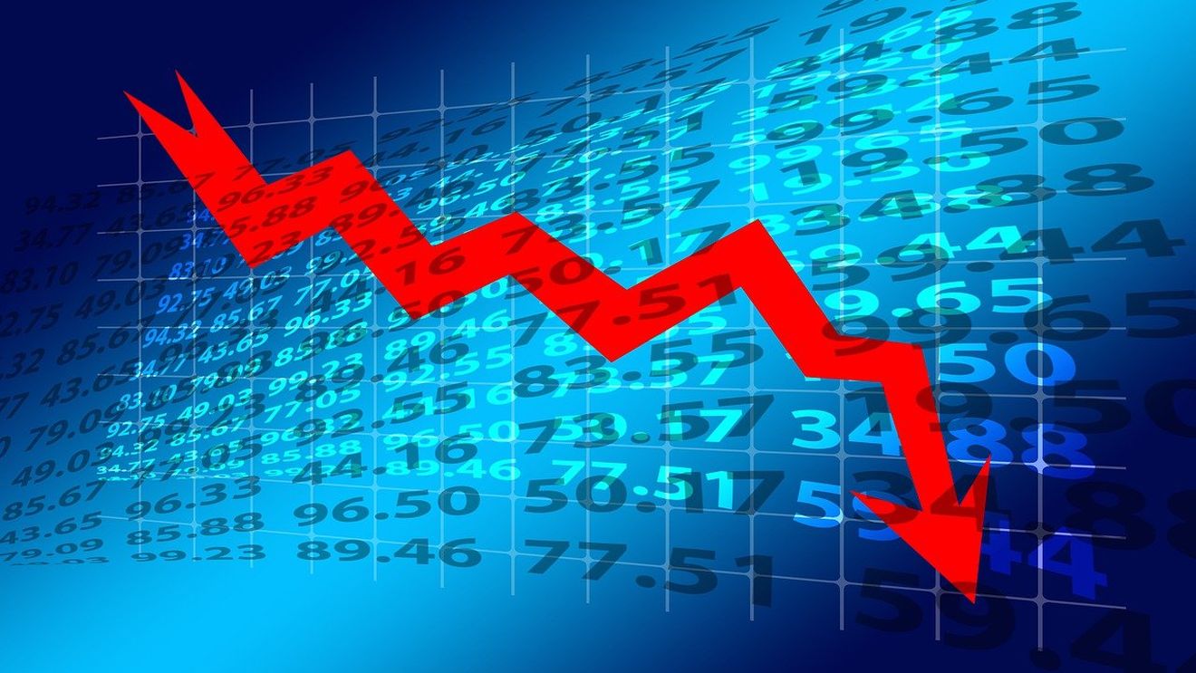 ANALIZĂ Creșterea economică din primul semestru a fost ajutată de consum, dar economiștii se așteaptă la cel mult o stagnare în a doua parte a anului