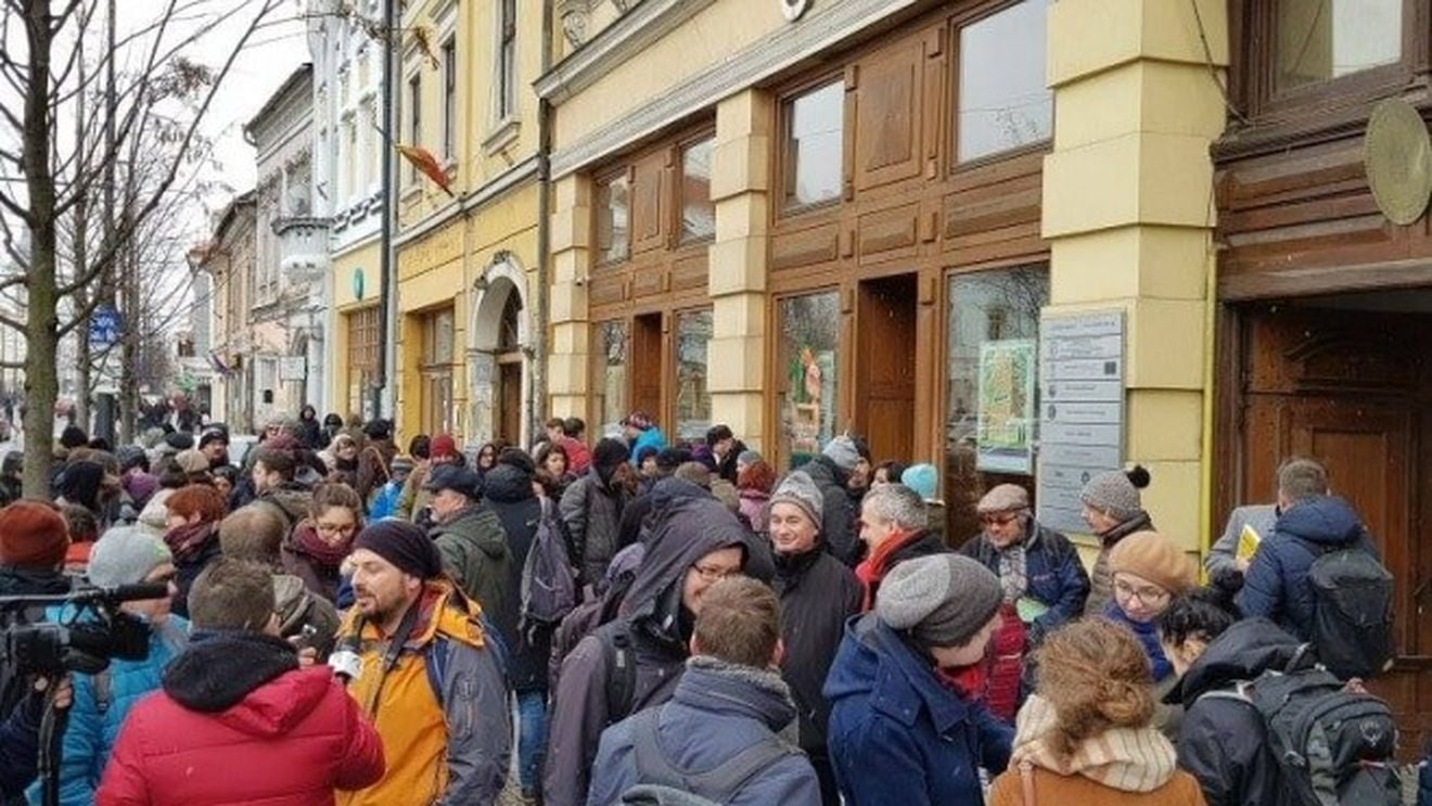 Protest la Cluj împotriva intenției Guvernului Ungariei de a restructura Academia Maghiară de Ştiinţe