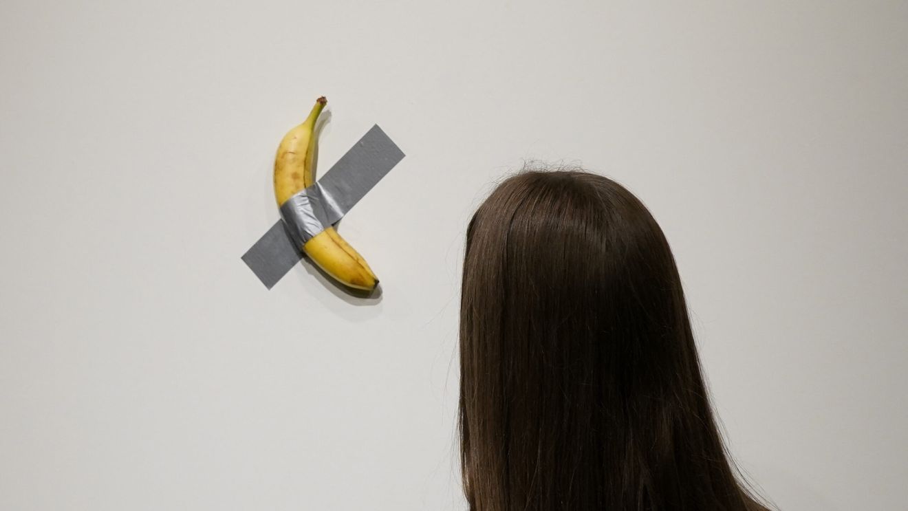 O banană dintr-o operă celebră, evaluată la milioane de dolari, furată de la un muzeu francez