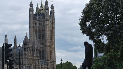 Şi Churchill a suspendat alegerile în timpul războiului, comentează ministrul britanic al apărării noua referire a lui Trump la Zelenski