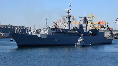 FOTO VIDEO Fregata „Regina Maria” a acostat în Insula Creta / Nava de război va participa la Operația NATO SEA GUARDIAN, în calitate de navă-comandant de grupare