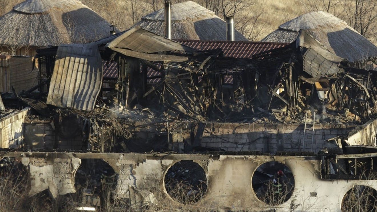 Șeful ISU Prahova și-a dat demisia în urma incendiului de la Ferma Dacilor, "pentru a nu exista suspiciuni în ceea ce privește ancheta aflată în derulare"