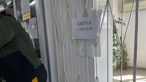 Greva de avertisment continuă în primării / Sindicatele cer majorarea salariilor cu 36-40%