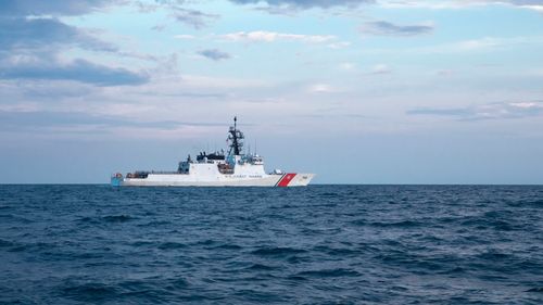 Marina americană a detectat o implozie duminică şi a transmis informaţii celor implicaţi în operaţiunile de căutare a submersibilului Titan