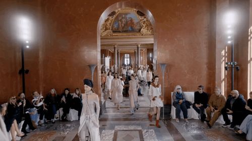 Justiţia franceză anulează vânzarea numelui oraşului Vendome către casa de modă Louis Vuitton