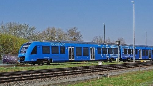 Ministerul Transporturilor vrea să cumpere trenuri cu hidrogen prin PNRR. Drulă: „M-aş bucura să fim early adopters, să avem această tehnologie în faza incipientă... Când vede olteanul girafa”